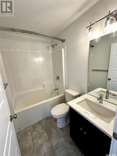 1125 Camden Gardens, White City, SK - Indoor Photo Showing Bathroom