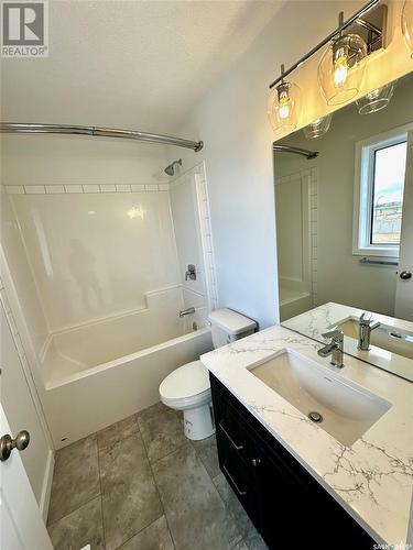 1125 Camden Gardens, White City, SK - Indoor Photo Showing Bathroom