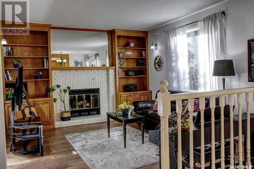 906 Nesslin Crescent, Saskatoon, SK - Indoor With Fireplace