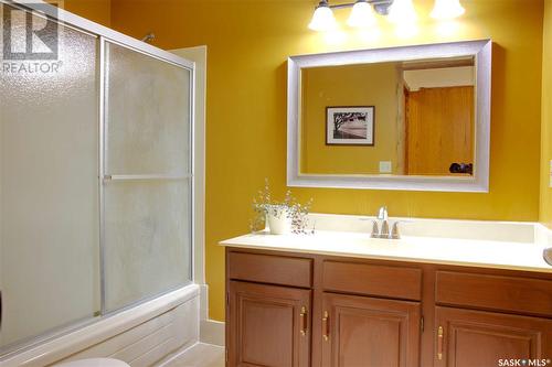 906 Nesslin Crescent, Saskatoon, SK - Indoor Photo Showing Bathroom