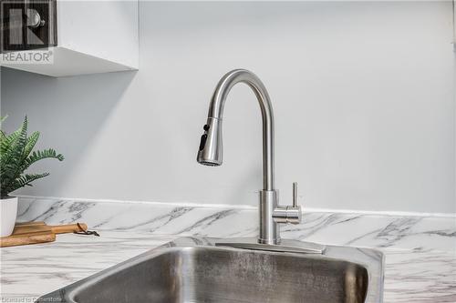 56 Hiawatha Road Unit# 11, Woodstock, ON - Indoor Photo Showing Kitchen