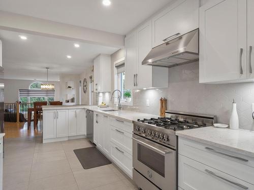 Cuisine - 4811 12E Rue, Laval (Laval-Ouest), QC - Indoor Photo Showing Kitchen With Upgraded Kitchen