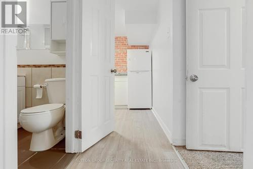 32 Wilson Court, Barrie, ON - Indoor Photo Showing Bathroom