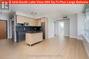 2310 - 36 Park Lawn Road, Toronto, ON  - Indoor Photo Showing Kitchen 