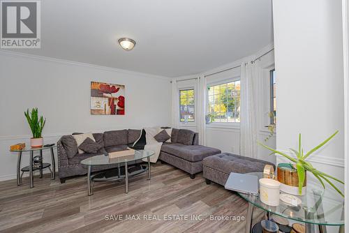 36 John Street S, Halton Hills, ON - Indoor Photo Showing Living Room