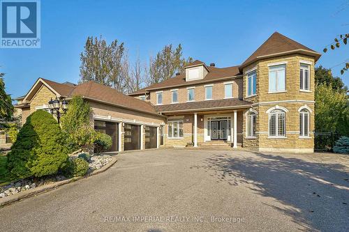 15 Jacinta Court, Richmond Hill, ON - Outdoor With Facade