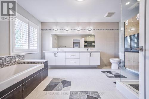 15 Jacinta Court, Richmond Hill, ON - Indoor Photo Showing Bathroom