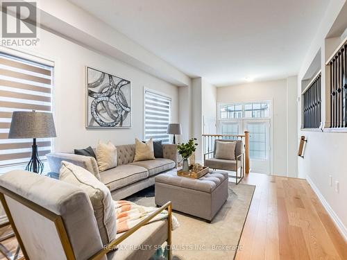 87 Dolobram Trail, Brampton, ON - Indoor Photo Showing Living Room