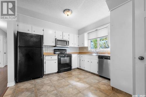 63 Noonan Road, Regina, SK - Indoor Photo Showing Kitchen