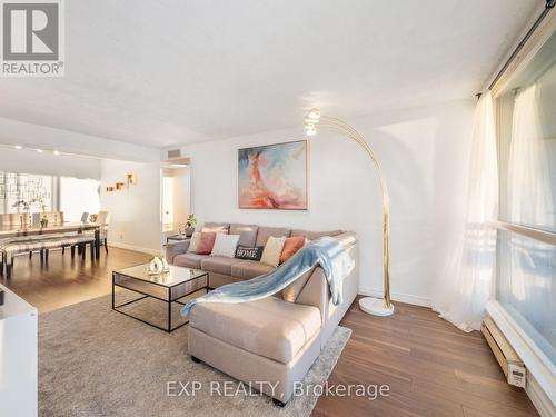 712 - 4725 Sheppard Avenue E, Toronto, ON - Indoor Photo Showing Living Room