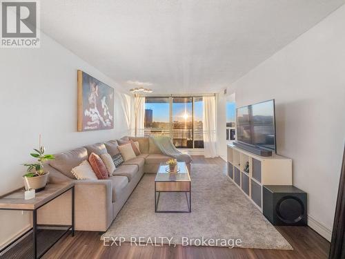 712 - 4725 Sheppard Avenue E, Toronto, ON - Indoor Photo Showing Living Room