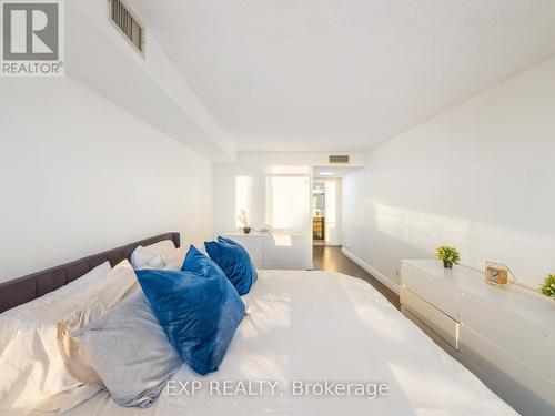 712 - 4725 Sheppard Avenue E, Toronto, ON - Indoor Photo Showing Bedroom