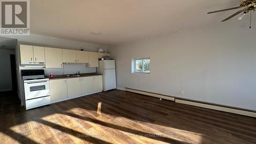 4 - 22556 Loyalist Parkway, Quinte West, ON - Indoor Photo Showing Kitchen