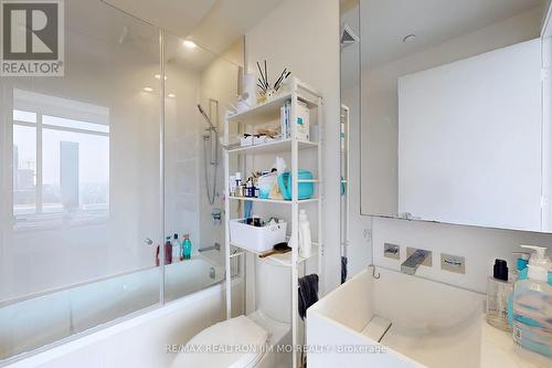 2304 - 1 Bloor Street E, Toronto, ON - Indoor Photo Showing Bathroom