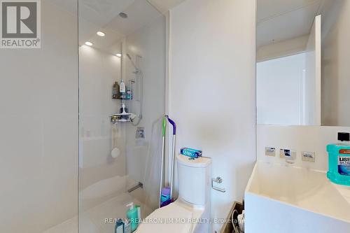 2304 - 1 Bloor Street E, Toronto, ON - Indoor Photo Showing Bathroom