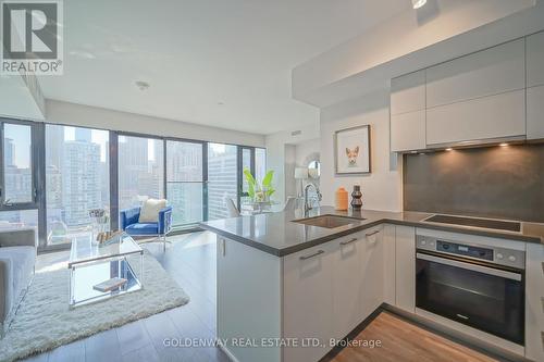 1804 - 188 Cumberland Street, Toronto, ON - Indoor Photo Showing Kitchen With Upgraded Kitchen