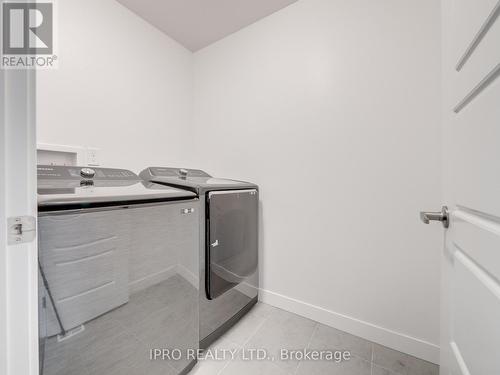 16 Roper Place, Kitchener, ON - Indoor Photo Showing Laundry Room