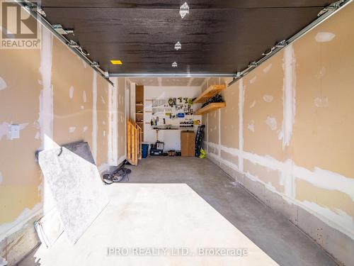 16 Roper Place, Kitchener, ON - Indoor Photo Showing Garage