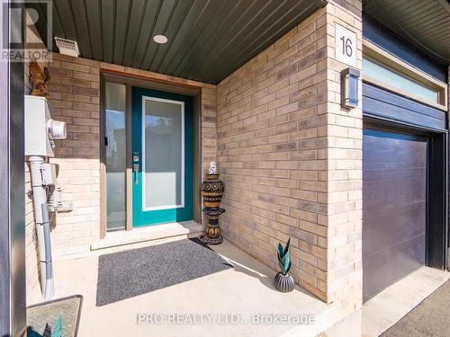 16 Roper Place, Kitchener, ON - Outdoor With Exterior