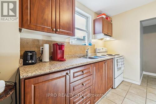 587 Waterloo Street, Hamilton, ON - Indoor Photo Showing Kitchen With Double Sink