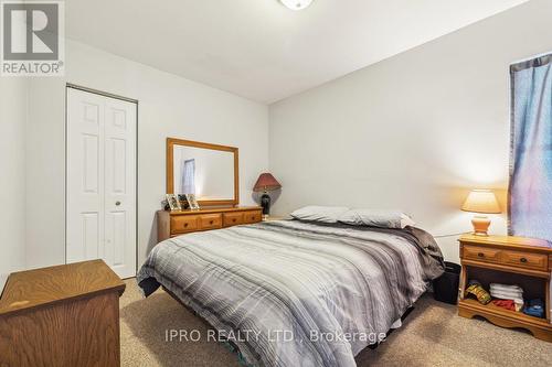 587 Waterloo Street, Hamilton, ON - Indoor Photo Showing Bedroom