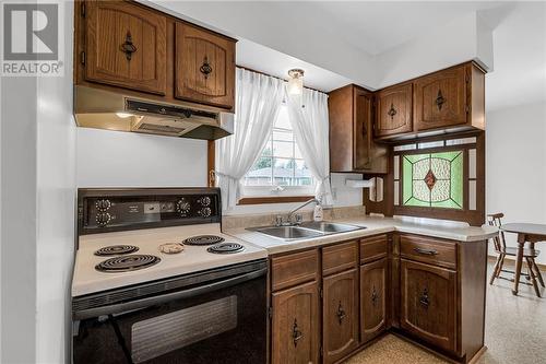 424 Mercier Avenue W, Cornwall, ON - Indoor Photo Showing Kitchen With Double Sink