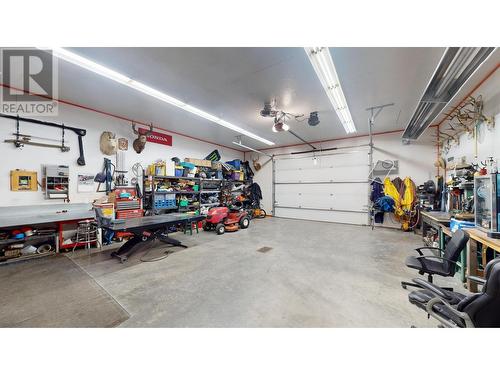 4673 34Th  S Avenue, Cranbrook, BC - Indoor Photo Showing Garage