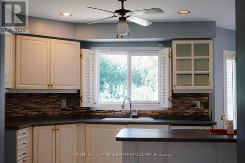 8 Gardenia Way, Caledon, ON - Indoor Photo Showing Kitchen