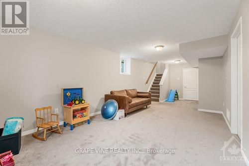 545 Tulip Tree Way, Ottawa, ON - Indoor Photo Showing Other Room