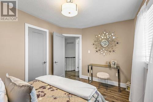 2132 Osbond Road, Innisfil, ON - Indoor Photo Showing Bedroom