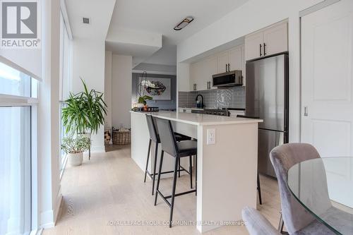 1001 - 1063 Douglas Mccurdy Comm Circle, Mississauga, ON - Indoor Photo Showing Kitchen