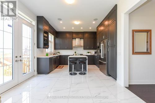 27 Goodview Drive, Brampton, ON - Indoor Photo Showing Kitchen With Upgraded Kitchen