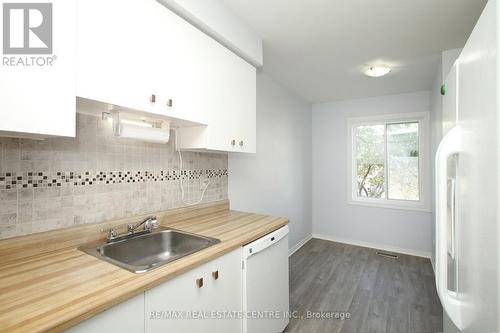 20 - 2021 Sixth Line, Oakville, ON - Indoor Photo Showing Kitchen