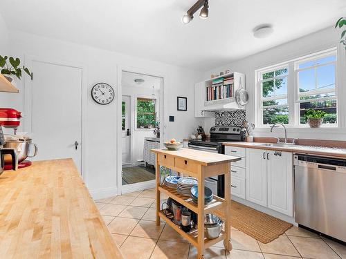 Kitchen - 847  - 849 Av. Madeleine-De Verchères, Québec (La Cité-Limoilou), QC - Indoor Photo Showing Other Room