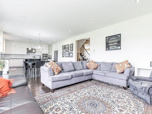 Salon - 7710 Rue De Liverpool, Brossard, QC - Indoor Photo Showing Living Room