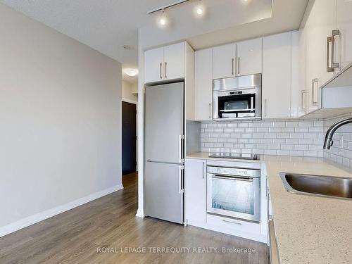 611-50 Ann O'Reilly Rd, Toronto, ON - Indoor Photo Showing Kitchen