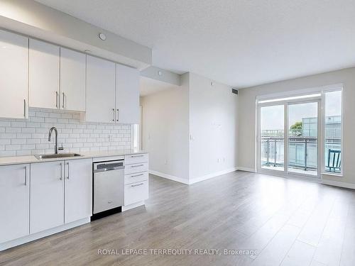 611-50 Ann O'Reilly Rd, Toronto, ON - Indoor Photo Showing Kitchen