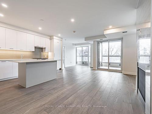 202-285 Avenue Rd, Toronto, ON - Indoor Photo Showing Kitchen