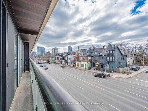 202-285 Avenue Rd, Toronto, ON - Outdoor