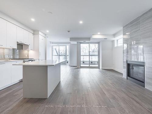 202-285 Avenue Rd, Toronto, ON - Indoor Photo Showing Kitchen With Upgraded Kitchen