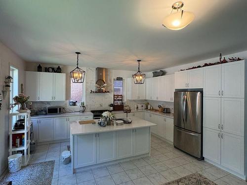 Upper-23 Cyprus Glen, East Gwillimbury, ON - Indoor Photo Showing Kitchen With Stainless Steel Kitchen