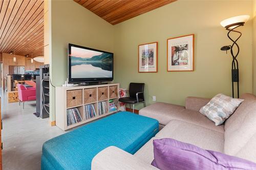 1430 Hillside Avenue, Penticton, BC - Indoor