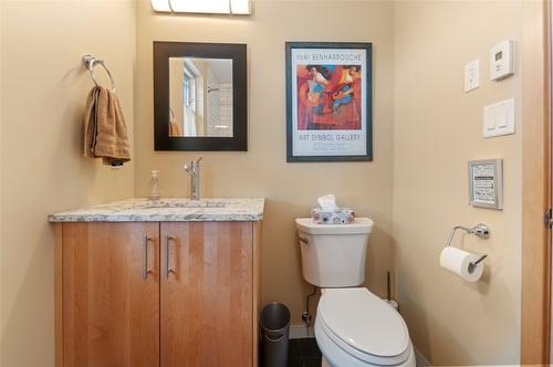 1430 Hillside Avenue, Penticton, BC - Indoor Photo Showing Bathroom