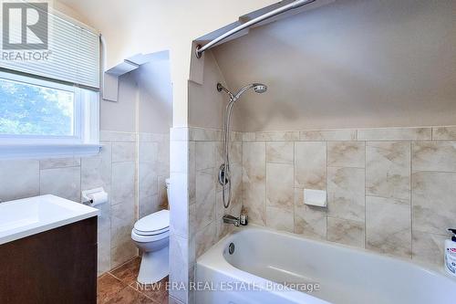 38 Haig Street, St. Catharines, ON - Indoor Photo Showing Bathroom