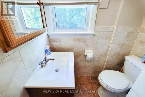 38 Haig Street, St. Catharines, ON - Indoor Photo Showing Bathroom