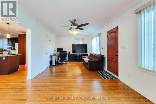 38 Haig Street, St. Catharines, ON - Indoor Photo Showing Living Room