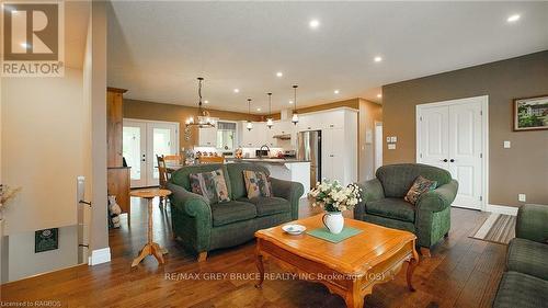 350297 Concession A, Meaford, ON - Indoor Photo Showing Living Room