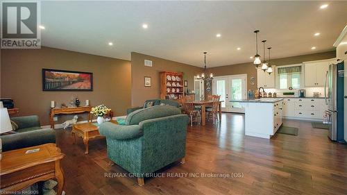 350297 Concession A, Meaford, ON - Indoor Photo Showing Living Room