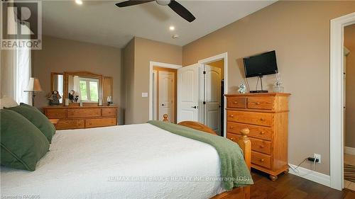 350297 Concession A, Meaford, ON - Indoor Photo Showing Bedroom