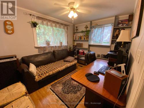 8056 Highway 35 N, Kawartha Lakes (Norland), ON - Indoor Photo Showing Living Room